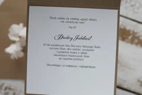 Wzruszające cytaty na 35 rocznicę ślubu, życzenia radości i wspólnej podróży.