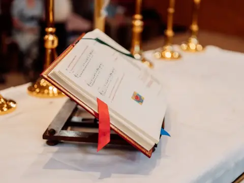 Ślub kościelny bez stresu? Przewodnik po formalnościach i dokumentach