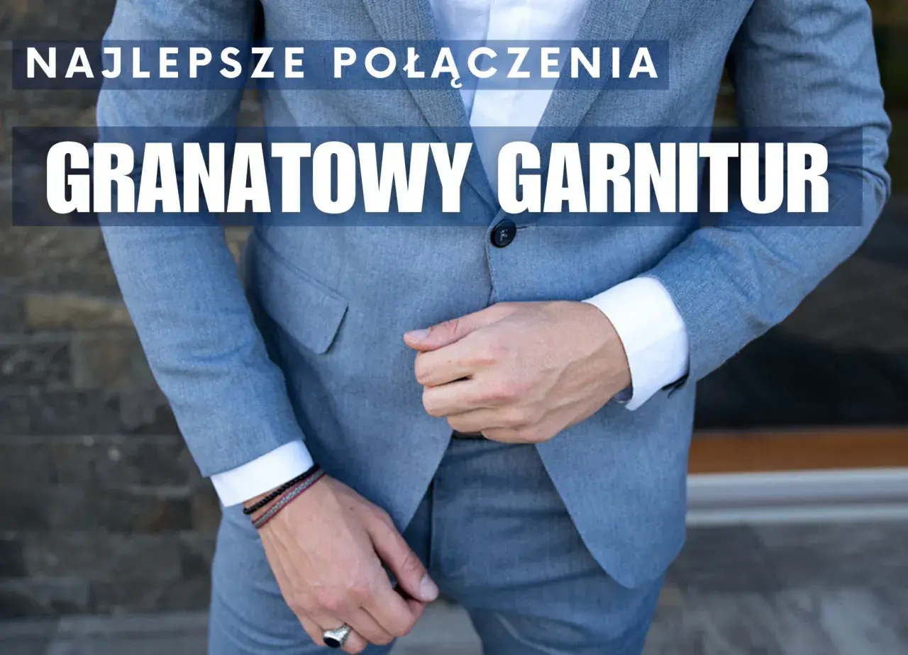 Jaka koszula do granatowego garnituru na wesele? Elegancki mężczyzna w szarym garniturze, biała koszula, bransoletki.